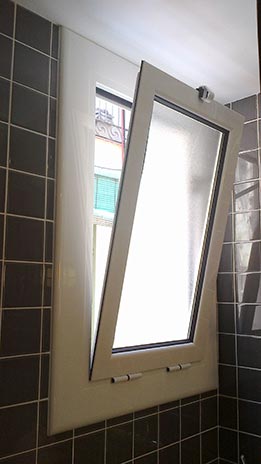 ventanas abatibles de aluminio, ventanas abatibles, ventana, abatible, aluminio, barcelona, aislamiento termico, aislamiento acustico, batiente